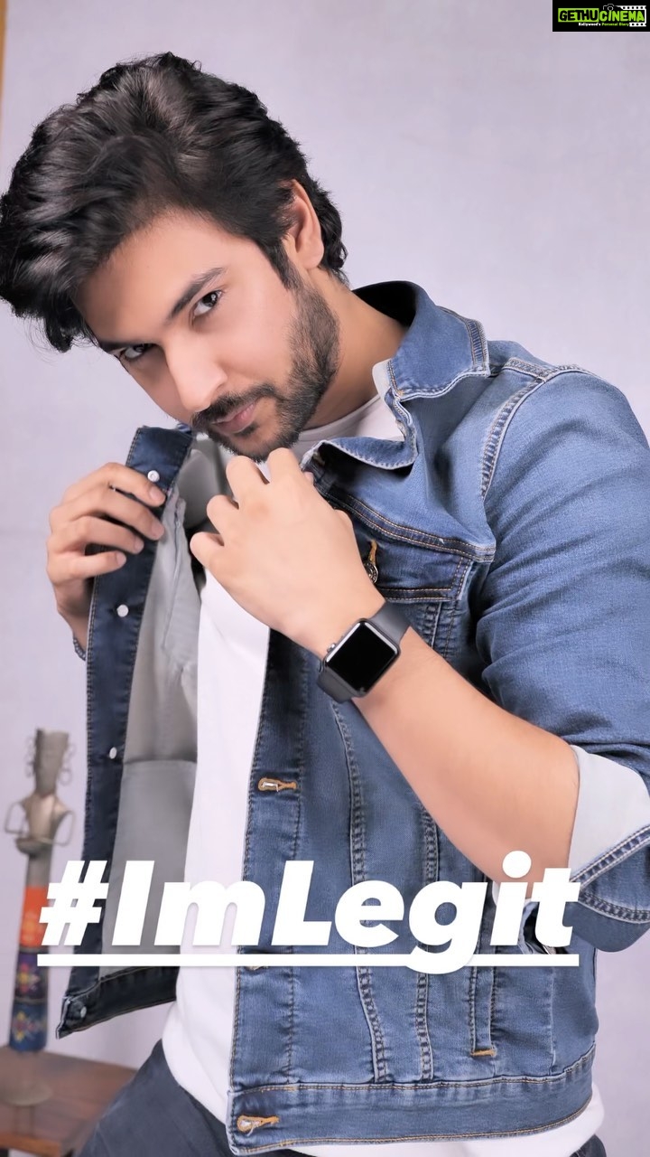 Shivin Narang Instagram - #I’mLegit ⭐️ . . #shivinnarang #transition #fashionstyle @influencer.city 🎥 @indoframes_