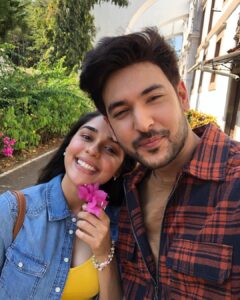Shivin Narang Instagram - Some On n Off screen 📸 #MainaTeraHoGaya . @eishasingh 🌸🤗 . . @indiemusiclabel @warnermusicindia @naushadepositive @dieppj Goa India