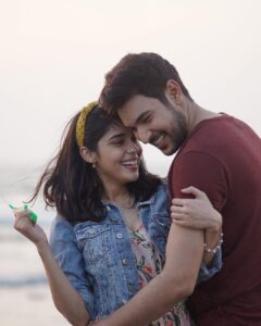 Shivin Narang Instagram - Some On n Off screen 📸 
#MainaTeraHoGaya 
.
@eishasingh 🌸🤗
.
.
@indiemusiclabel @warnermusicindia @naushadepositive @dieppj