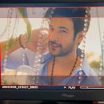 Shivin Narang Instagram - All smiles for this simple yet addictive hookstep ♥️ 👉🏻 Deewana Deewana…… (lazy me 😋) Thank you for the love n amazing reels you guys are making✨♥️loving it