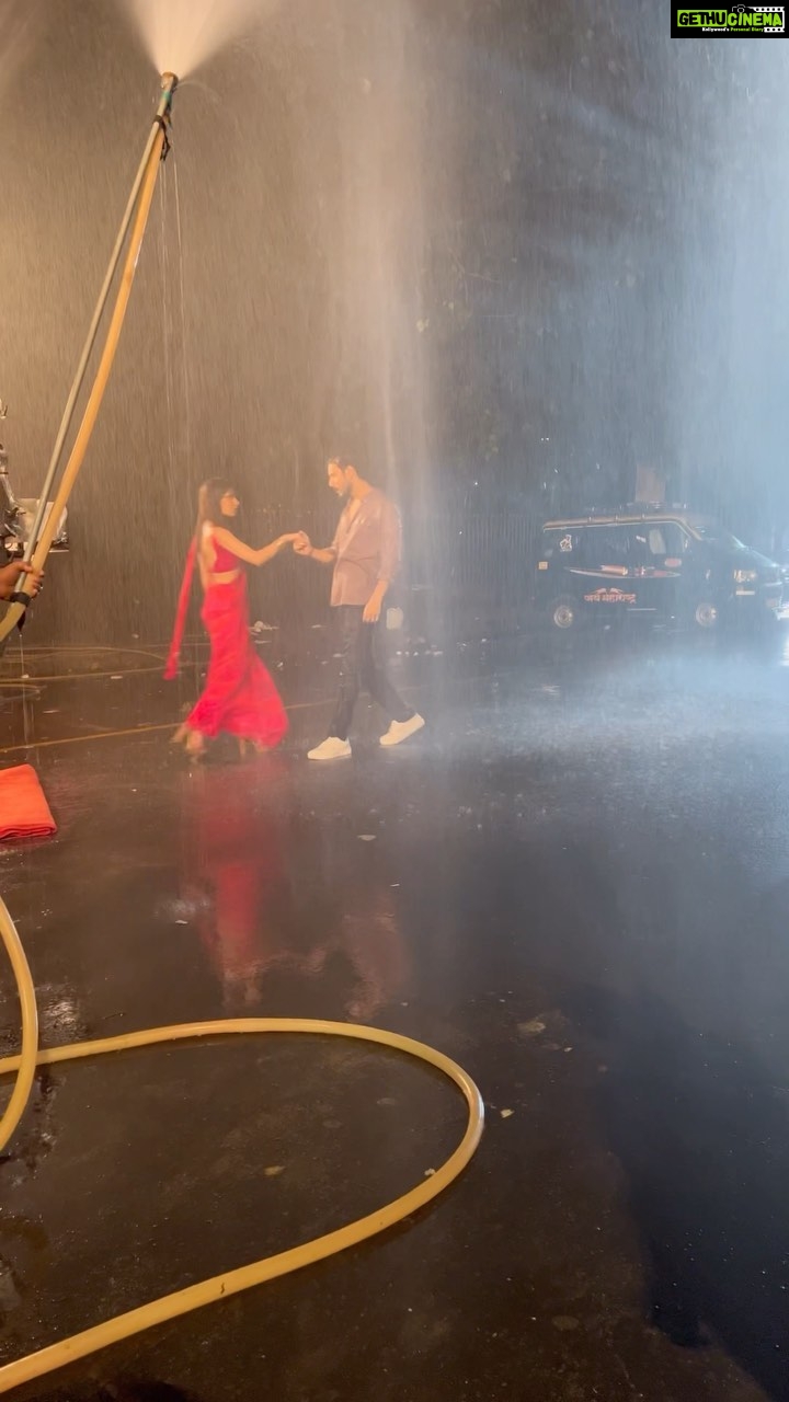 Shivin Narang Instagram - BTS #PehliBarsaat Some Fun , happy ,sad, hardwork n once more moments♥️ Team work 🌟
