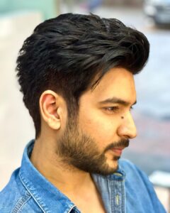 Shivin Narang Instagram - 💙✨
.
.
#shivin #shivinnarang #hairstyling #keepitsharp 
Hairstyling @sarfarazhairstudio
