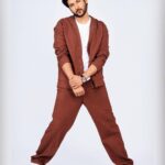 Shivin Narang Instagram - 🤎✨ . . #dresstoimpressyourself #beyou 📸 @clickwitharjun @retouchbyhim @influencercitystudio
