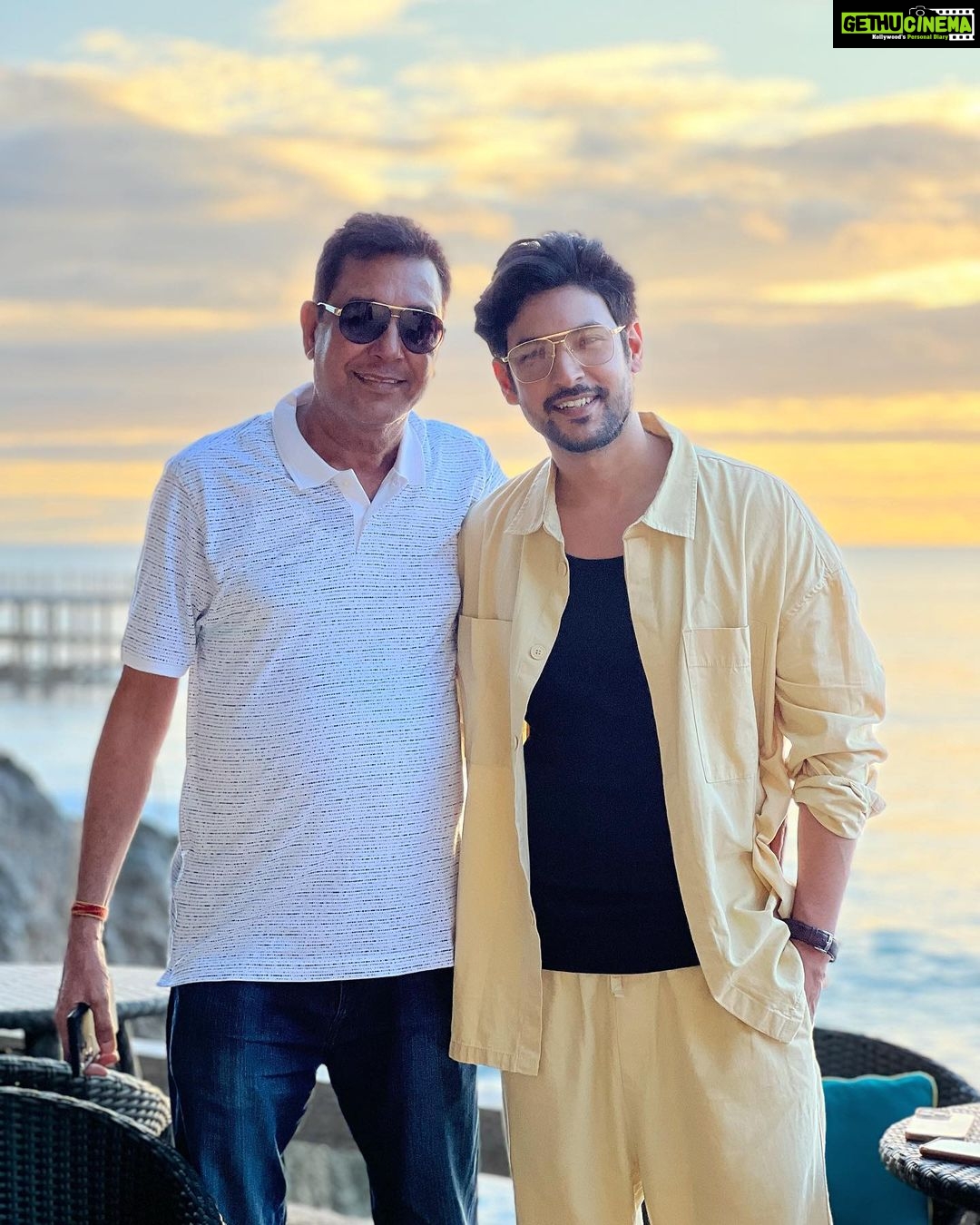 Shivin Narang Instagram - Happy Birthday Dad ♥️ You are the reason of my smile , my happiness, my dreams , one stop solution for everything in this world. Can’t ask for anything more in this life 🤗 Thank you God for everything 🎂🙏♥️ 🥂