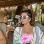 Shonali Nagrani Instagram – No shortage of colour:)
#goa #lastday #fun #colourful #colourkaftan #swimwear #beachwear #beachside #laughter #sisters