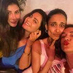 Shonali Nagrani Instagram – No shortage of colour:)
#goa #lastday #fun #colourful #colourkaftan #swimwear #beachwear #beachside #laughter #sisters