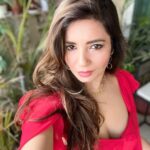 Shonali Nagrani Instagram - I’ll pick red any day of the week:) #red #reddress #goodmorning #lifelover #morningmood