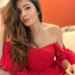 Shonali Nagrani Instagram - I’ll pick red any day of the week:) #red #reddress #goodmorning #lifelover #morningmood