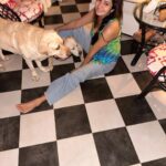 Shonali Nagrani Instagram - My world:) 📸: @karishmakotak26 . #home #lucyandoliver #pets #love #labsofinstagram