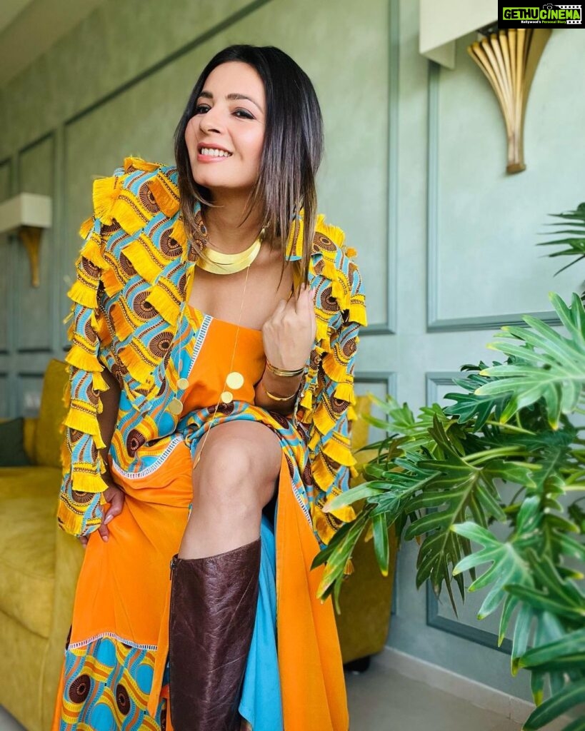 Shonali Nagrani Instagram - @lakmefashionweek it’s been a while. @eshaamiin1 dress me anytime. I shall surrender:) #lakmefashionweek #fashion #fashiondesigner