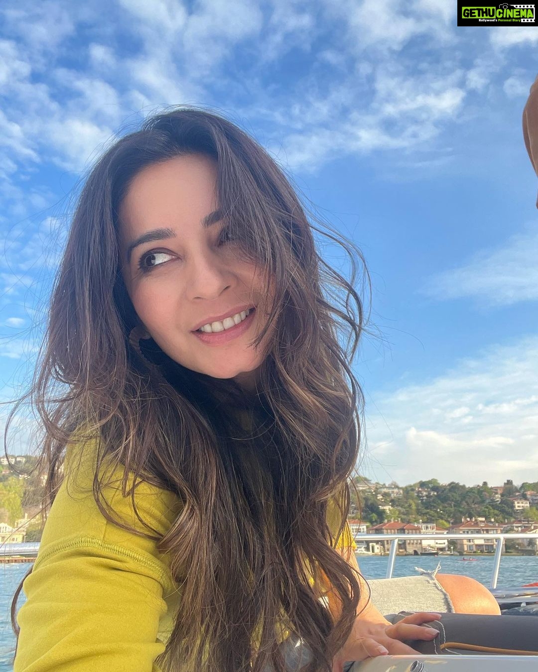 Shonali Nagrani Instagram - Cover me in sunshine :) #vitd #sunshine #sunlight #sun #VitD #glowup #glow