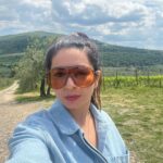 Shonali Nagrani Instagram - Under the Tuscan sun :) #solotrip #vacation #italy #tuscany #wine #vinyards #tyscanvinyard #sunshine #