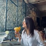 Shraddha Das Instagram - Obsessed with Mango sunset Margarita and chill vibes at @radissonresortandspalonavala 🍹🥭 #travelgram #margaritamango #shraddhadas Radisson Resort & Spa Lonavala