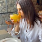 Shraddha Das Instagram - Day 1 at @radissonresortandspalonavala 🍹🎦🎑🫶 Bag @thegusto.in #travelgram #howmydaywent Radisson Resort & Spa Lonavala