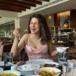 Shraddha Das Instagram - Sambal is the tastiest thing I have ever had ! Plz do try it ! 👱‍♀️ @versatile_makeoversartist agrees?! #srilankanspread #foodie #alwayshungry Colombo, Sri Lanka