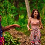 Shraddha Das Instagram – My heart is where there is an animal ❤️ Pinnawala Elephant orphanage , Sri Lanka 😍

 📸 @krishnatejah 
👱‍♀️ @versatile_makeoversartist 

#srilankatravel #elephantlove #pinnawala #shraddhadas Pinnawala, Sri Lanka