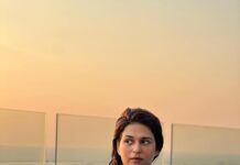 Shraddha Das Instagram - Sri Lanka 🌞🌊 Sunsets,the sea and Me 😅🧜‍♀️ #colombo Movenpick Hotel Sri Lanka
