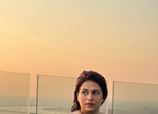 Shraddha Das Instagram - Sri Lanka 🌞🌊 Sunsets,the sea and Me 😅🧜‍♀️ #colombo Movenpick Hotel Sri Lanka