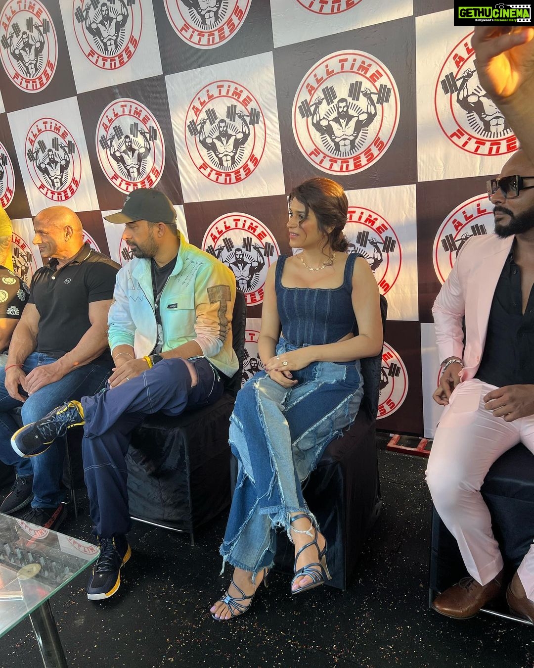 Shraddha Das Instagram - Odisha event diaries 🤸♂️ Outfit : @freakinsindia Jewellery : @viariaccessories Styling : @avanipratapgumber Heels : @bagatt.india @prpundit HMU : @versatile_makeoversartist #alltimefitness #gymopening #bhubaneswar #orissa Odisha Bhubaneswar
