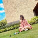 Shraddha Das Instagram - 🧀🍷☕️🧁🌸 everything at @radissonresortandspalonavala 👗 @poshaffair.co , @viralmantra 💍 @the_jewel_gallery Bag : @thegusto.in #travelgram #lonavlatrip #allthingsilove #shraddhadas Radisson Resort & Spa Lonavala
