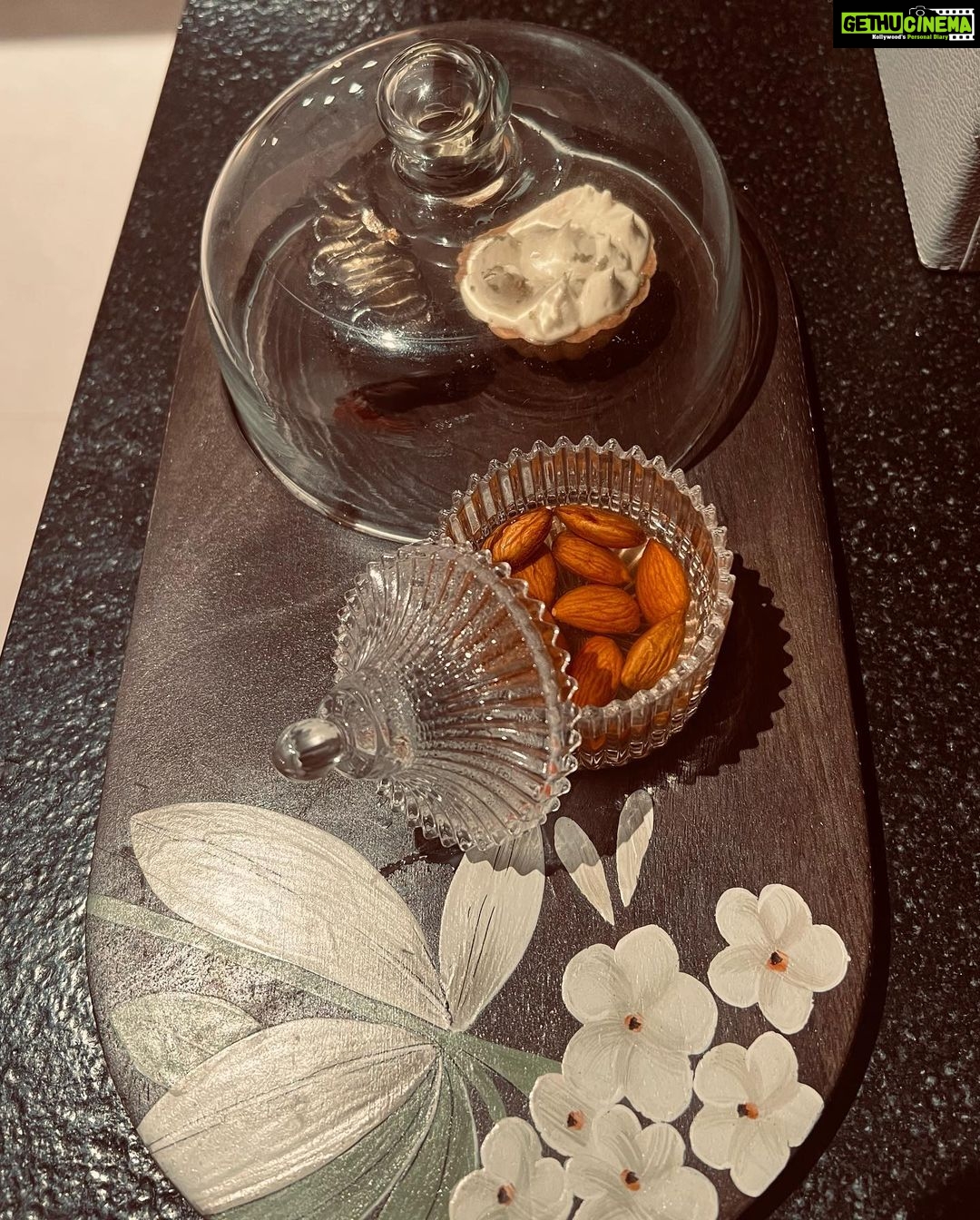 Shraddha Das Instagram - 🧀🍷☕️🧁🌸 everything at @radissonresortandspalonavala 👗 @poshaffair.co , @viralmantra 💍 @the_jewel_gallery Bag : @thegusto.in #travelgram #lonavlatrip #allthingsilove #shraddhadas Radisson Resort & Spa Lonavala