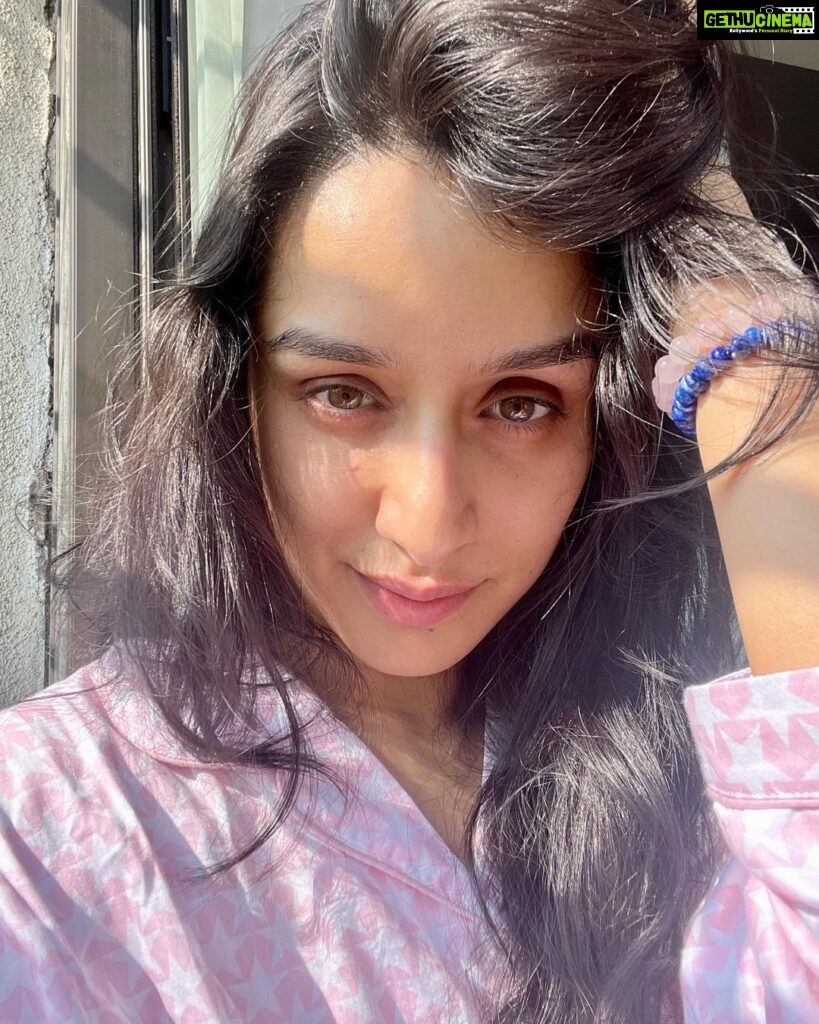 Shraddha Kapoor Instagram - Kya haal chaal??? 🦦