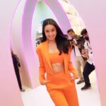 Shraddha Kapoor Instagram - Babudi in Wonderland 🤩 How happy I am in this supercool shopping weekend Make it permanent @ajioluxe