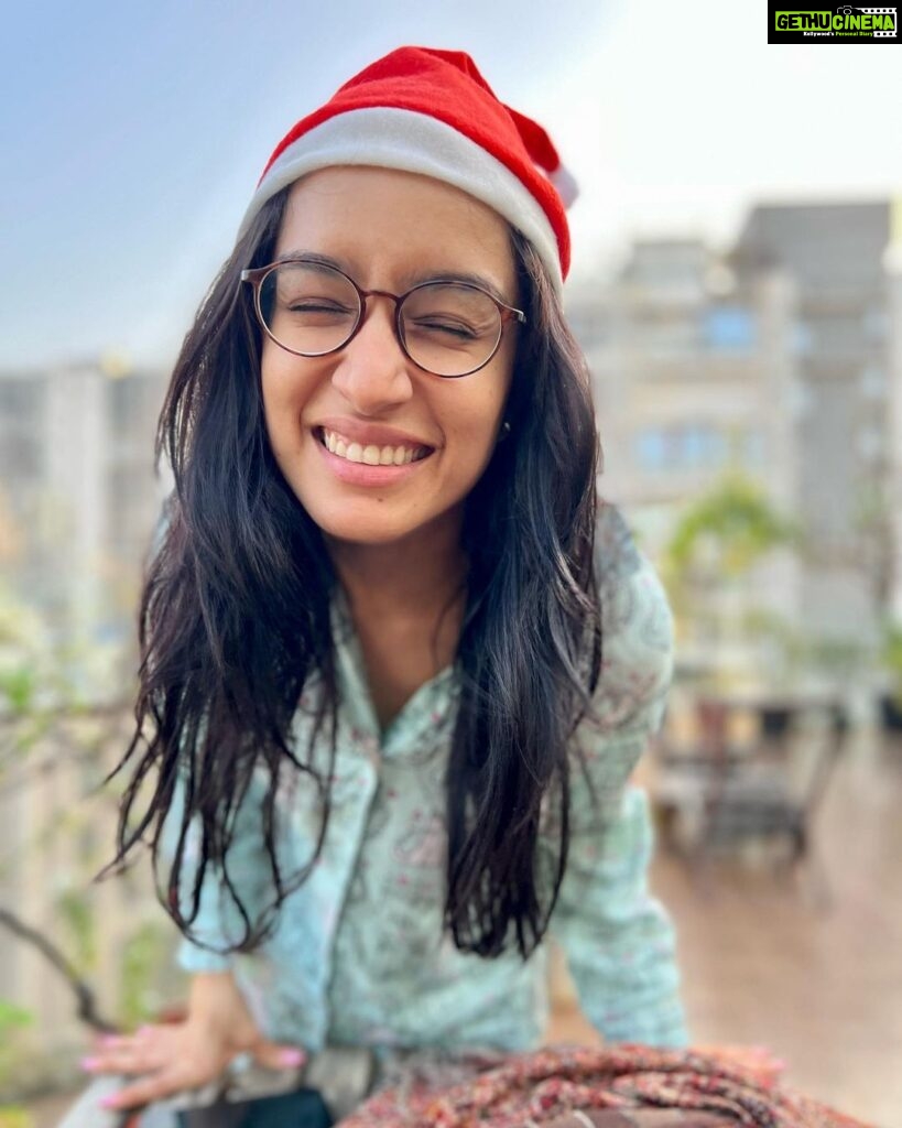 Shraddha Kapoor Instagram - Christmas Energyyy 🎄🤶🏼☃️✨