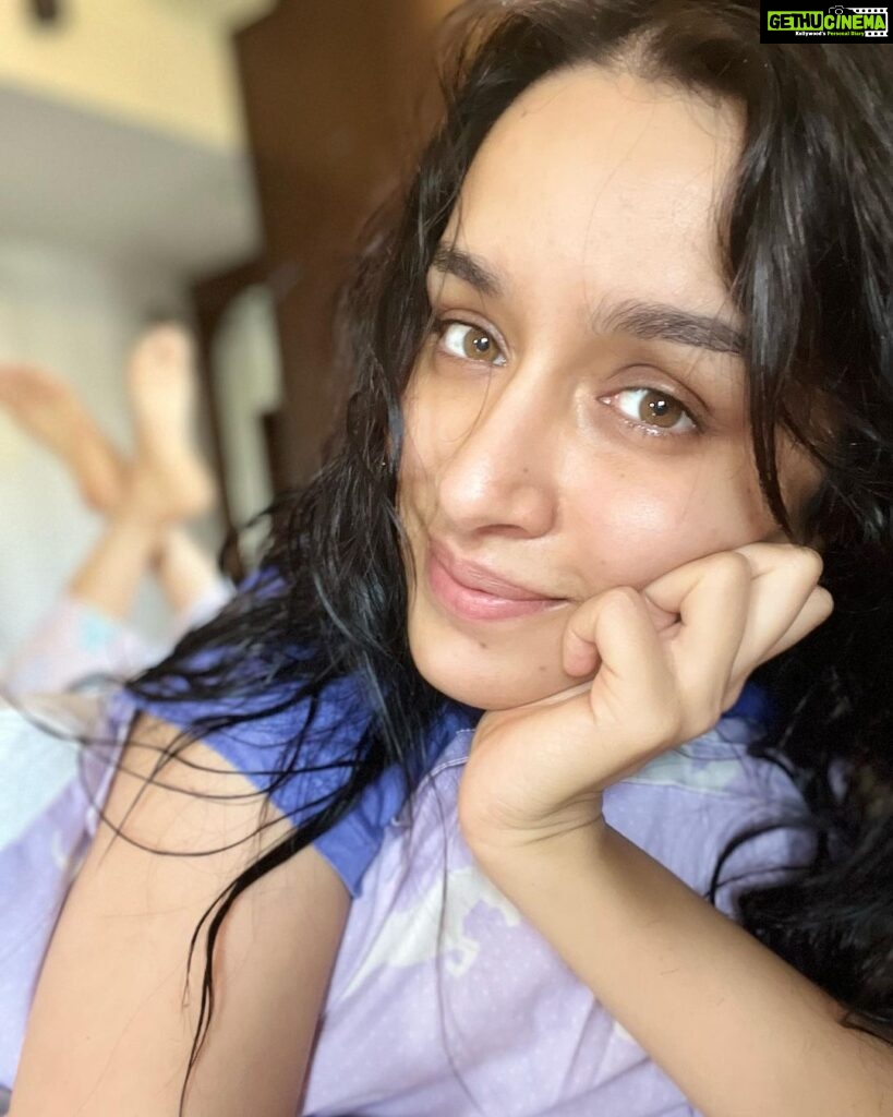 Shraddha Kapoor Instagram - Aaj haq se kuch nahi karenge 🦦🙃