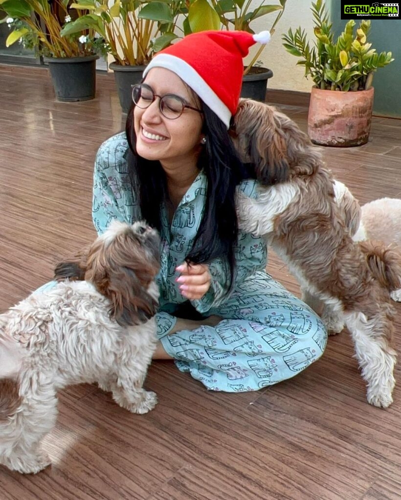 Shraddha Kapoor Instagram - Christmas Energyyy 🎄🤶🏼☃✨