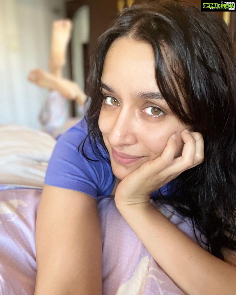 Shraddha Kapoor Instagram - Aaj haq se kuch nahi karenge 🦦🙃