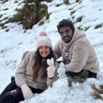 Shreya Anchan Instagram - Happiness is making snowman with Husband 😍🥶⛄️❄️ #snowman #kashmirdairies❤️