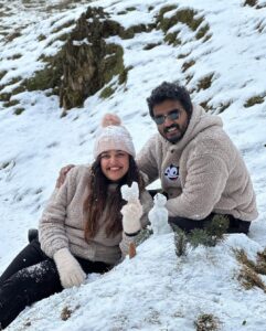 Shreya Anchan Instagram - Happiness is making snowman with Husband 😍🥶⛄️❄️

 #snowman #kashmirdairies❤️