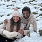 Shreya Anchan Instagram - Happiness is making snowman with Husband 😍🥶⛄️❄️ #snowman #kashmirdairies❤️