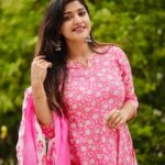Shreya Anchan Instagram - 🫰🏻🫶🏻 Wearing @tada_wearhouse Pc @storiesbysidhu