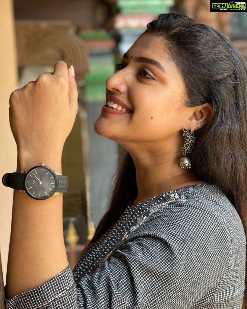 Shreya Anchan Instagram - Mother’s Day is just round the corner and @danielwellington my favourite brand has a sweet surprise! Shop from the website and get 10% off when buying 2 or more products, additionally use my code “SHREYAO” to get 15% more. Happy shopping! (Offer valid till May 8th) #danielwellington #ad