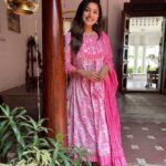 Shreya Anchan Instagram - Wearing: @vintageclosetofkamali 💕