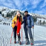 Shreya Anchan Instagram - Song 🎶 💯 @shreyaanchan_official ❤️😘 . #skiing #snow #kashmir #love #gulmarg @touronholidays
