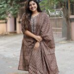 Shreya Anchan Instagram - Happy moments come with a Happy Heart ♥️ Have a good day fam 🤗 . . Wearing @tada_wearhouse PC : @deepak_cheewtu