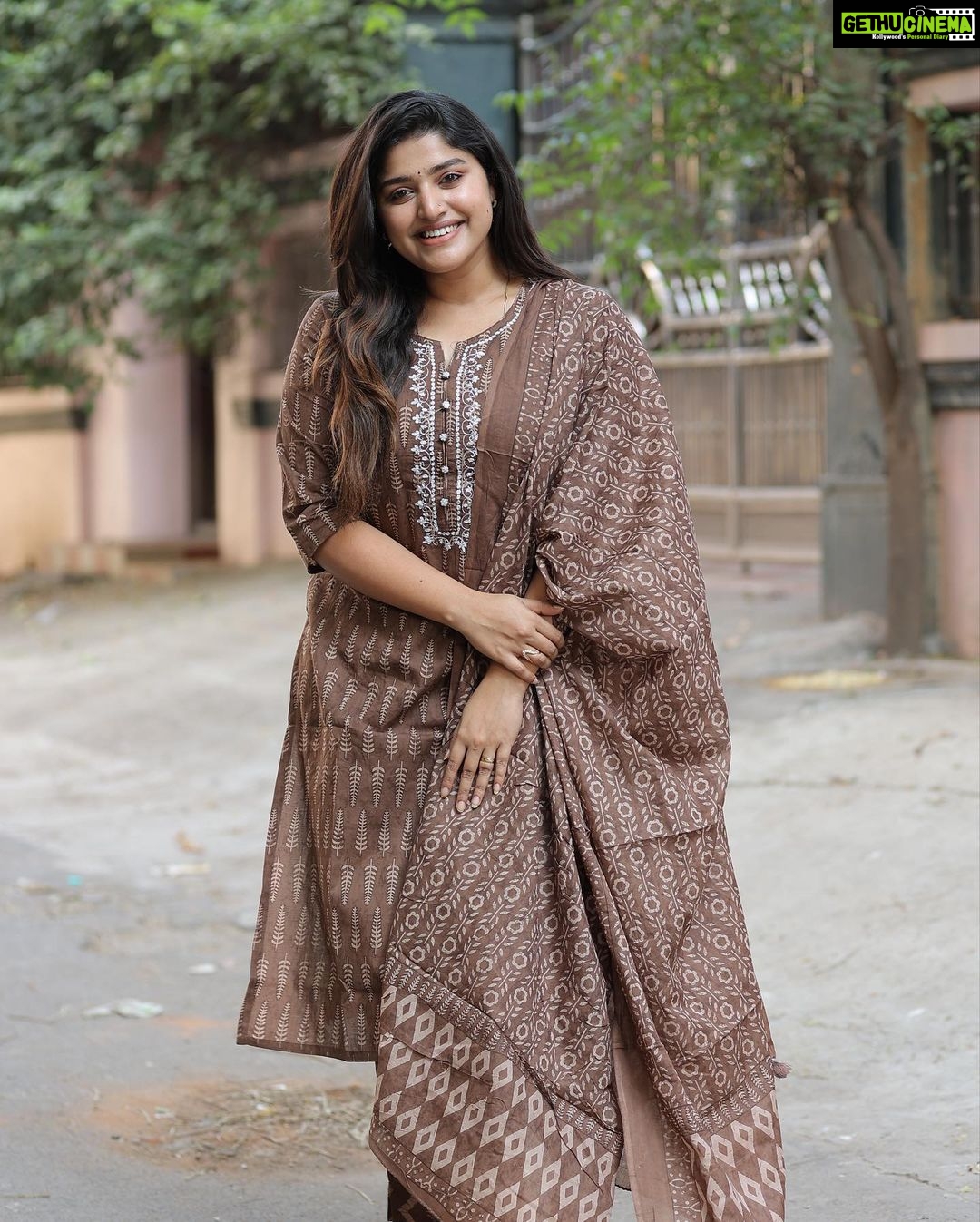 Shreya Anchan Instagram - Happy moments come with a Happy Heart ♥️ Have a good day fam 🤗 . . Wearing @tada_wearhouse PC : @deepak_cheewtu