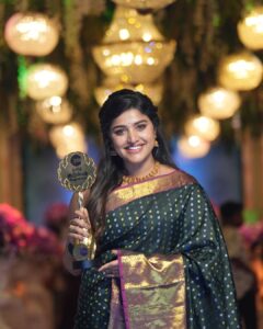 Shreya Anchan Instagram - Best Actress for Rajini #Zeekutumbaawards2023 
What more do I need  to start this year ✨
Feeling grateful, thankful & blessed 💫

Papa I respect and appreciate you for never trying to hold me back from what I desire in life.
I could have never reached where I am without you. 
You are the reason behind all my success.
Love u Purusha ❤️ @sidhu_sid_official 

To all my fanfam thank you for your love , time and your positive energy. It lifts my spirit
You guys are amazing 
Lots of love to you my dear fanfam 💜

Thank you @zeetamizh 💜Ramanan sir, Aran sir for this great opportunity
Very Much honored ✨ 
Thank you my whole Rajini team 🤗 
#Rajini #bestactress  #zeekutumbaawards2023