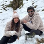 Shreya Anchan Instagram - Happiness is making snowman with Husband 😍🥶⛄️❄️ #snowman #kashmirdairies❤️