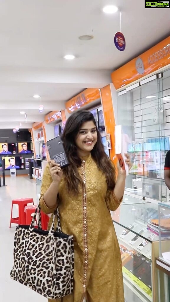 Shreya Anchan Instagram - @viveks.india Finally Purchased dishwasher at Viveks Black Friday Sale.. Viveks giving upto 75% discount for all products.. Guys best time to purchase don’t miss.. Offer only on November 25th @viveks.india https://viveks.com BT headset for mobiles and laptop bag & BT neckband free for laptop.. Firebolt Ninja Pro max smartwatch just 1999/- JBL Neckband just 1199/- USB cables @ just 49/ Smart wall charger @ just 179/- Boat Airdropes @ 999/- 10m dynamic headset @ 89/- #viveks #viveksonline #blackfridaysale #sakthi #cookuwithkomali #friday #tn #2022 #offer #discount