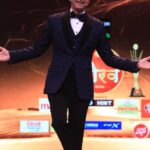 Shreyas Talpade Instagram - From the archives of Zee Chitra Gaurav Awards 😎🕺🏻