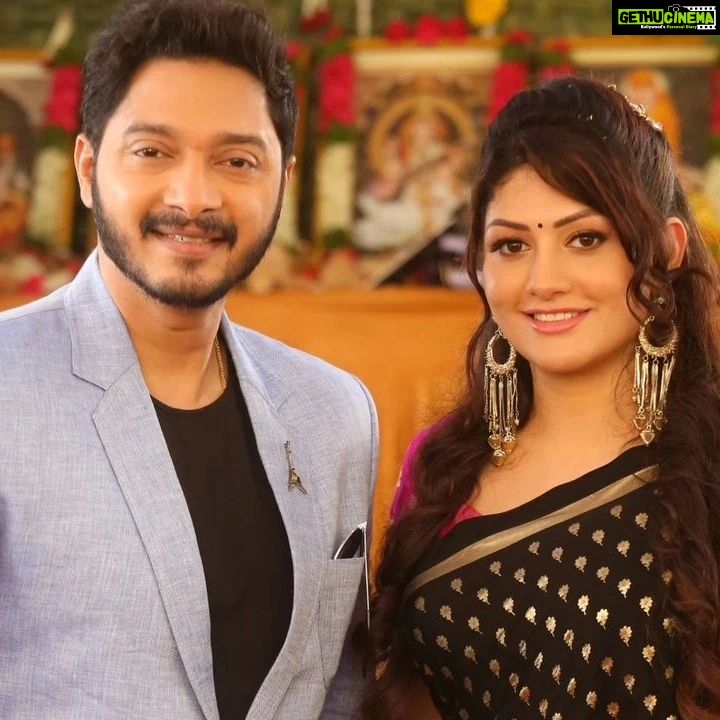Shreyas Talpade Instagram - My first south feature. 🕺🏻🕺🏻 Apne mujhe South movie ke Hindi dub mein itna प्यार diya अब aap dekhenge mujhe in a kickass South movie hero avatar...New beginnings 🙏 Grateful always. Make up by: @rakesh_makeup Babu Hair by: Rahul Jacket by: @dipesh_hingu #Ajagratha @radhika_kumarswamy