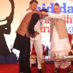 Shreyas Talpade Instagram - Gratitude and Love continues! Thank you @middayindia for honoring me with #MaharashtraGouravAward 🙏 for Kaun Pravin Tambe. Thank you honourable Governor @bhagatsinghkoshyari sir for your time. Truly means a lot. 🙏🙏 @jaypraddesai @iamsudiptewari @shitalbhatia_official @neerajpofficial this one is for you. Kaun Pravin Tambe 🏏❤️ #MaharashtraGouravAward #gratitude #KaunPravinTambe
