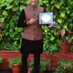 Shreyas Talpade Instagram - Gratitude and Love continues! Thank you @middayindia for honoring me with #MaharashtraGouravAward 🙏 for Kaun Pravin Tambe. Thank you honourable Governor @bhagatsinghkoshyari sir for your time. Truly means a lot. 🙏🙏 @jaypraddesai @iamsudiptewari @shitalbhatia_official @neerajpofficial this one is for you. Kaun Pravin Tambe 🏏❤️ #MaharashtraGouravAward #gratitude #KaunPravinTambe