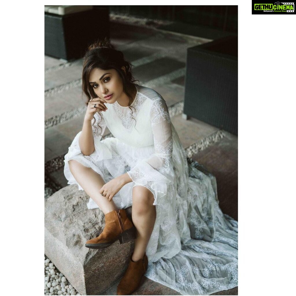 Shritha Sivadas Instagram - ‘Do you believe in fairy tales? 🧚🏻‍♀️🧚🏻‍♀️🧚🏻‍♀️. Click by @pournami_mukesh_photography . . Styling by @divyaaunnikrishnan . . MUAH. @alagne_signature . . Outfit @minka_by_naufiahabeeb , . Location: @crowneplazakochi Crowne Plaza Kochi