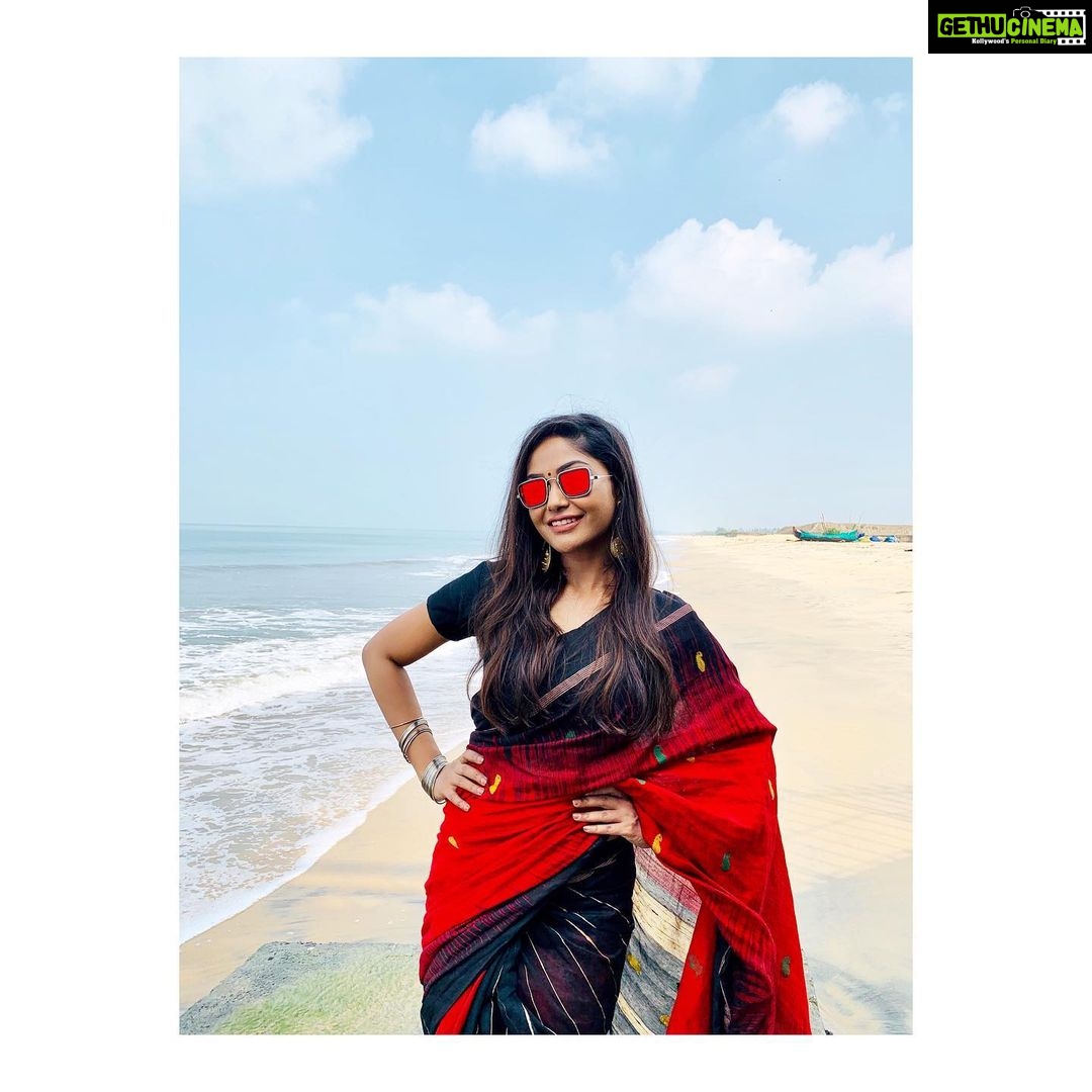Shritha Sivadas - 8.7K Likes - ⬅️swipe left , swipe right ➡️. Behind the photoshoot . Jewellery @lolstudiops ♥️ clicks 😎 #iphonography @pranavraaaj