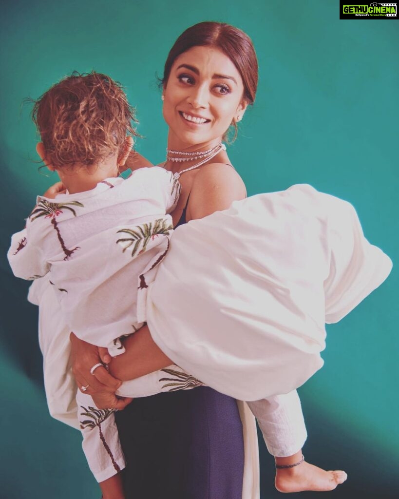 Shriya Saran Instagram - Story of a working mom . Looking back there is always a bit of regret but also a very strong bond with Radha and sense of gratefulness that I can work and be a mom . Thank you Radha for choosing me , Thank you cinema for letting me be part of you . Thank you to every one who helped me in my journey